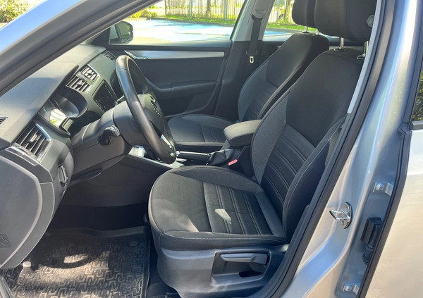 Skoda Octavia cena 56900 przebieg: 110000, rok produkcji 2020 z Dobiegniew małe 466